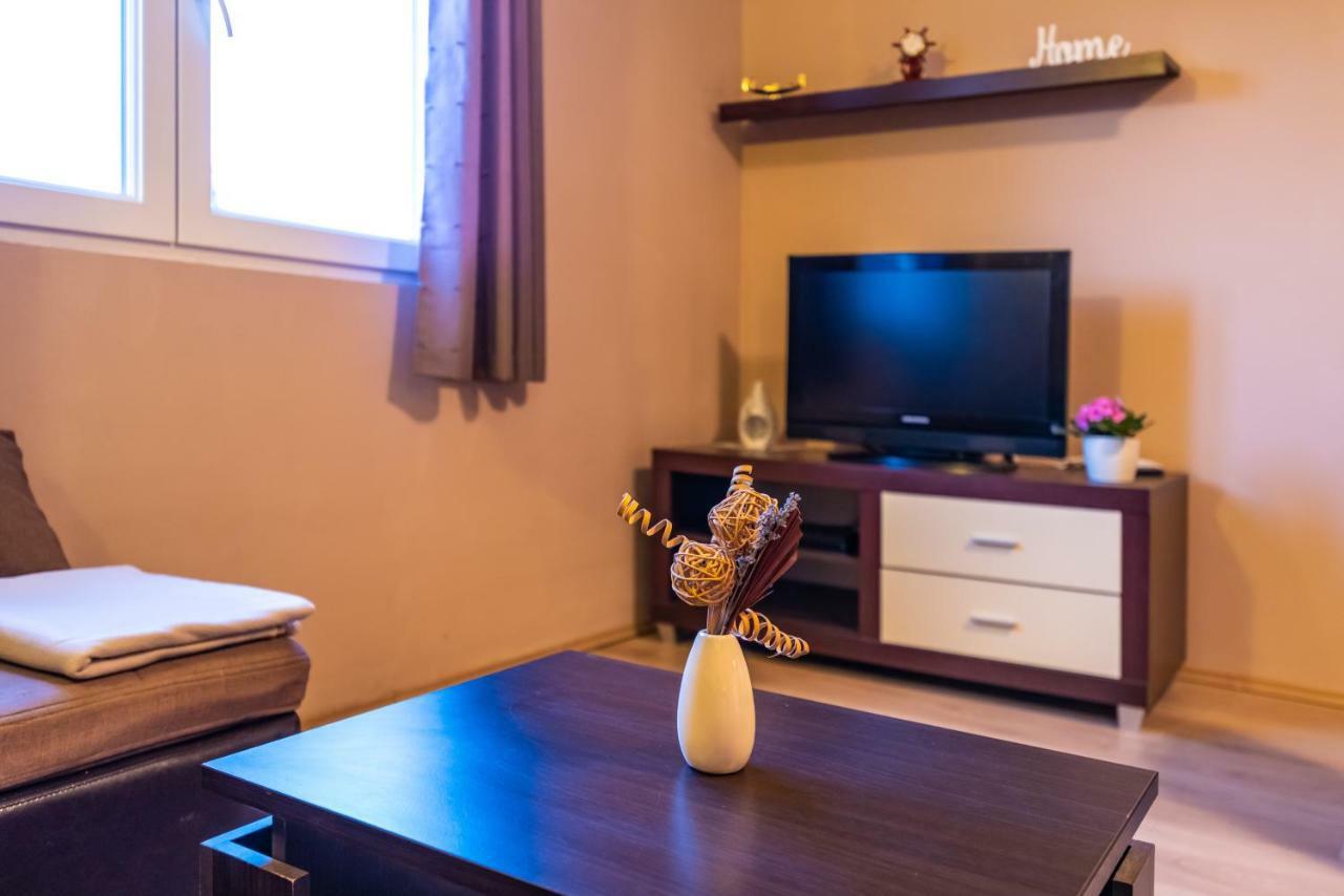 Apartment Adrian Биоград-на-Мору Экстерьер фото