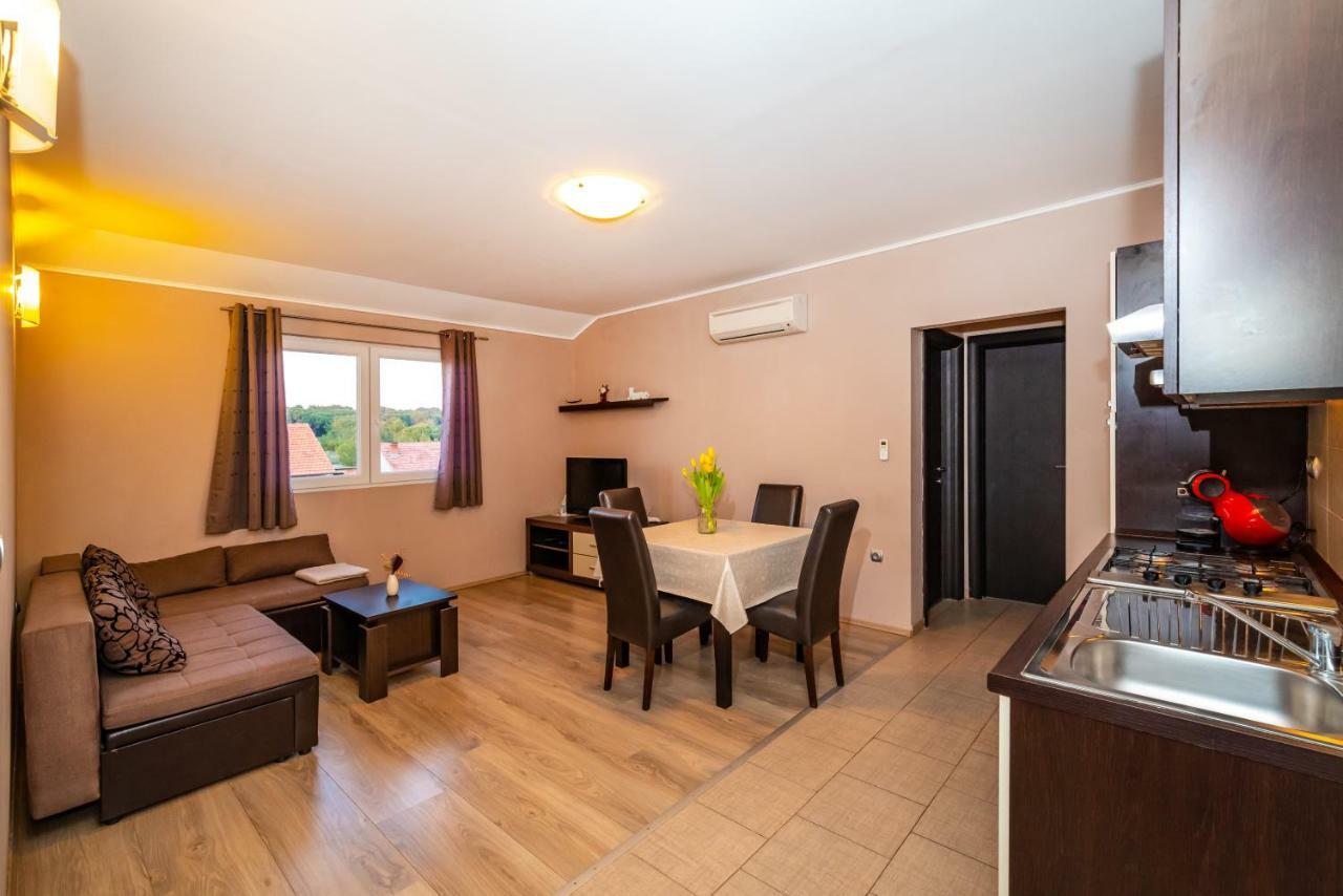 Apartment Adrian Биоград-на-Мору Экстерьер фото