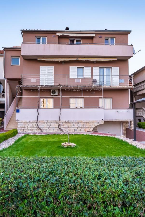 Apartment Adrian Биоград-на-Мору Экстерьер фото