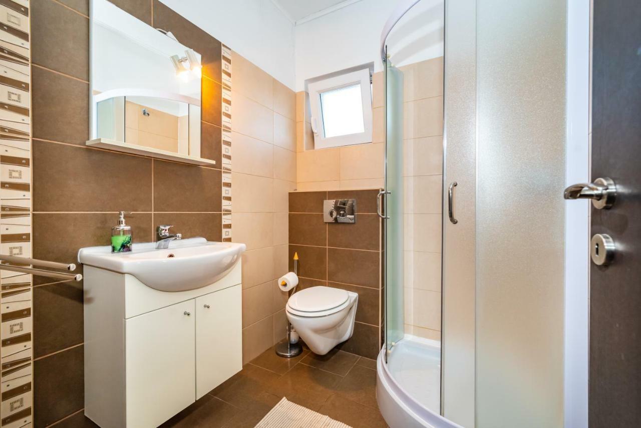 Apartment Adrian Биоград-на-Мору Экстерьер фото