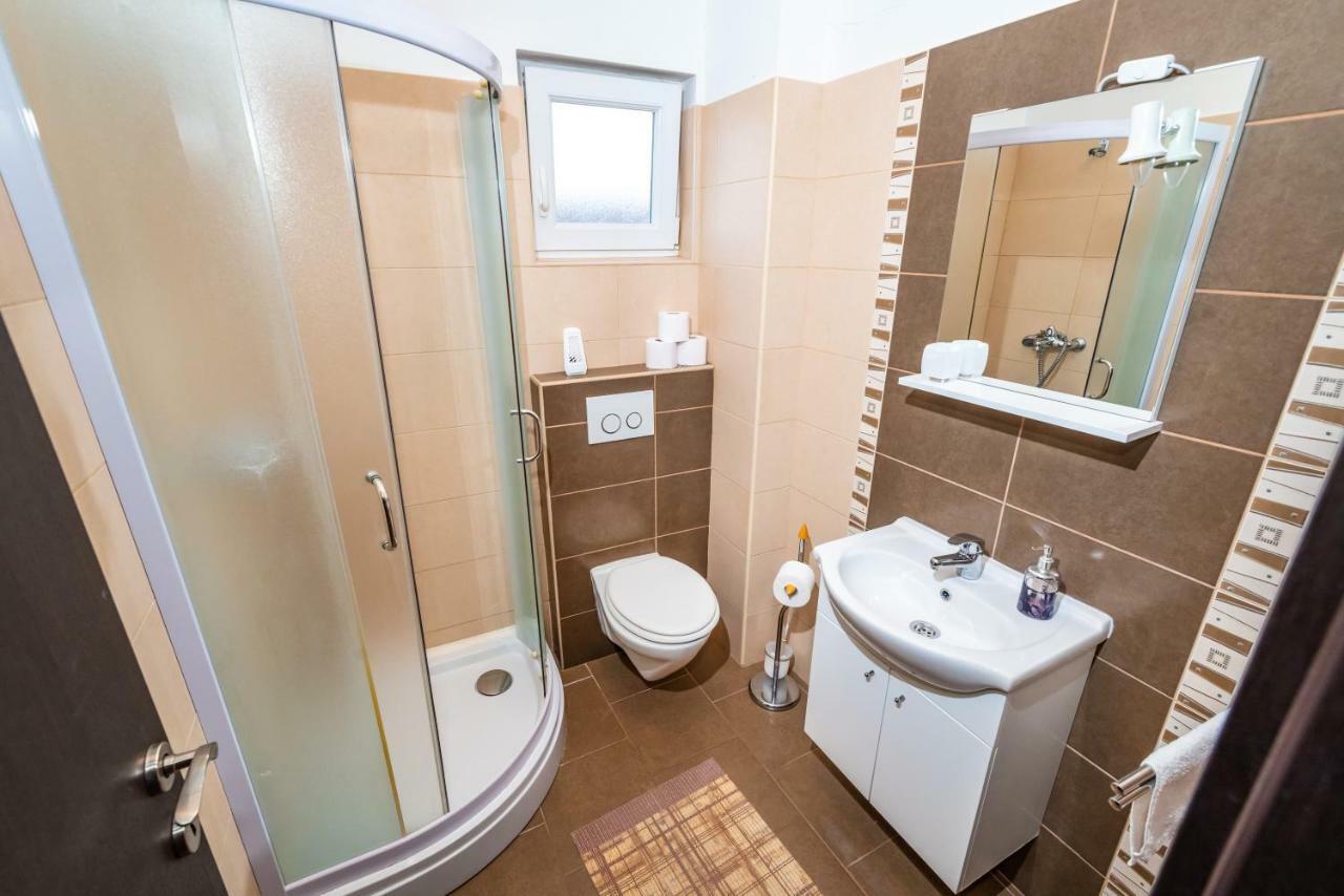 Apartment Adrian Биоград-на-Мору Экстерьер фото